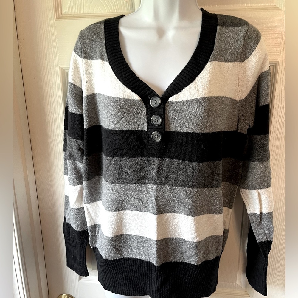 Women’s Long Sleeve Top